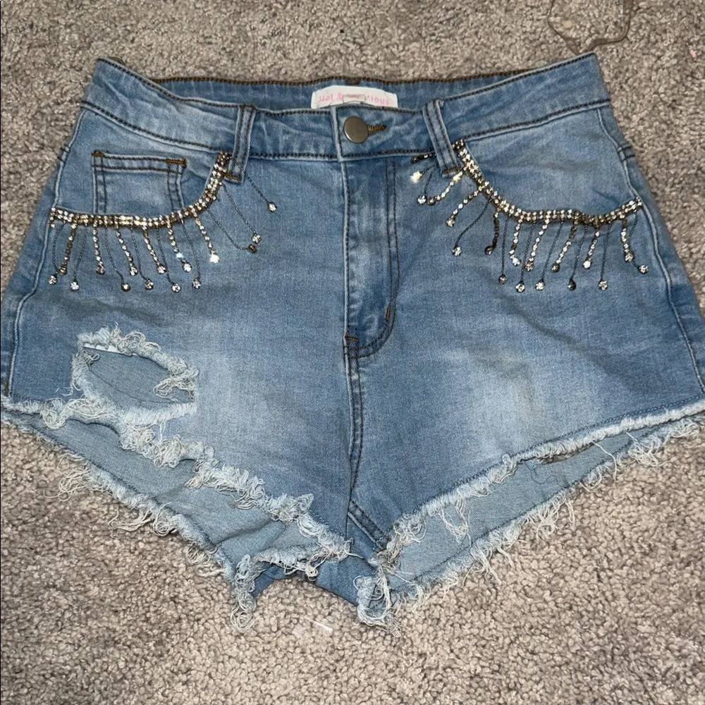 ❤️‍🔥EUC Hot & Delicious Blue Jean Shorts with Rhinestone Details